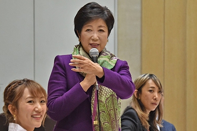 （写真）小池百合子