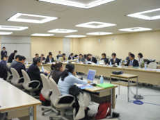 Scenes of representatives from participating cities at the conference. (Tokyo, February 2009)